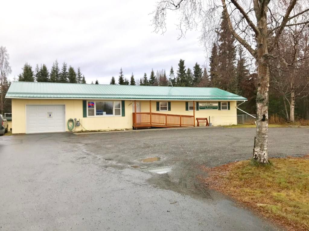 2785 Beaver Loop Rd, Kenai, AK 99611